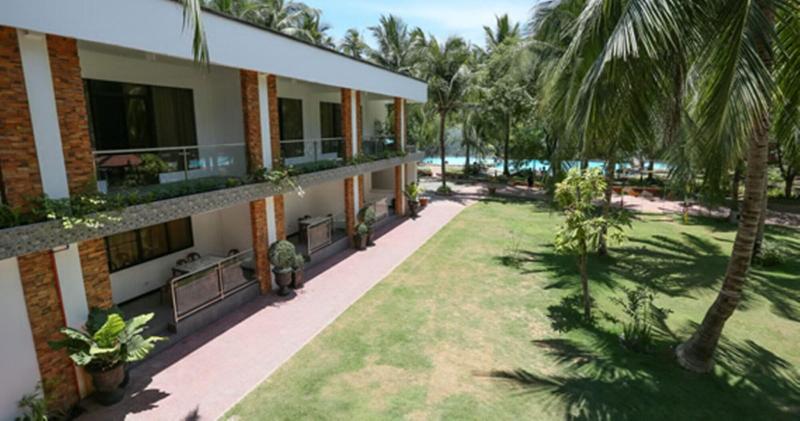 Villa Soledad Beach Resort image