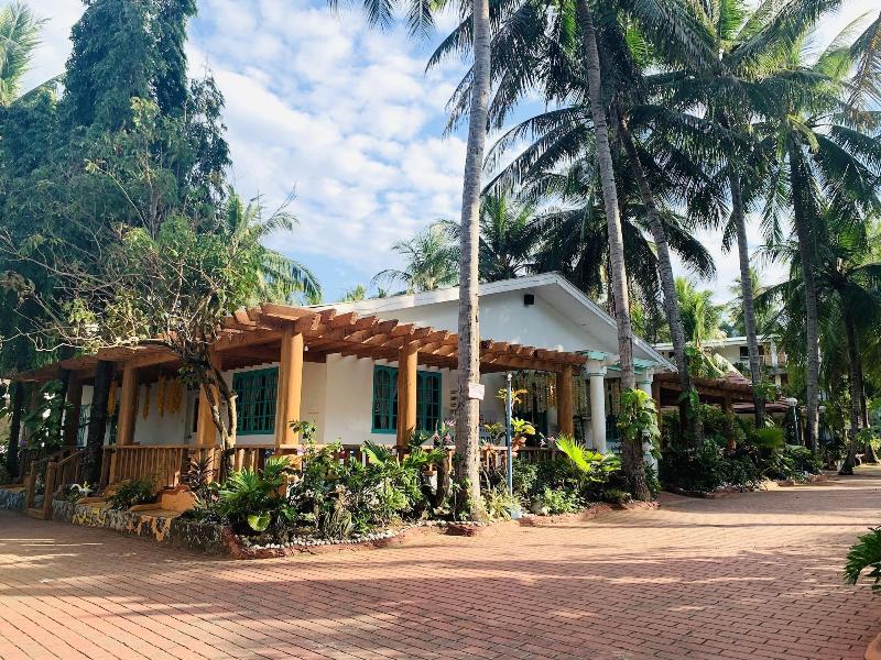 Villa Soledad Beach Resort image