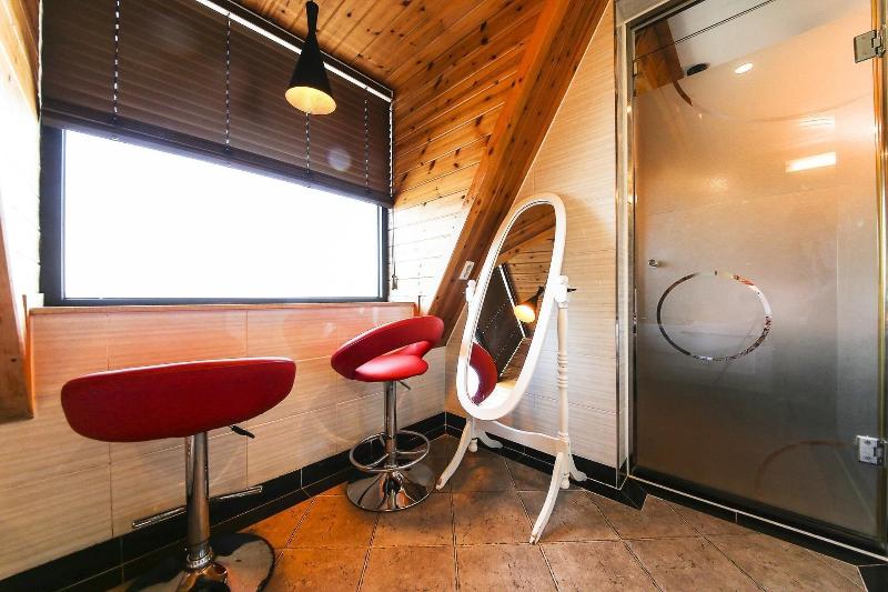 Q Hotel image