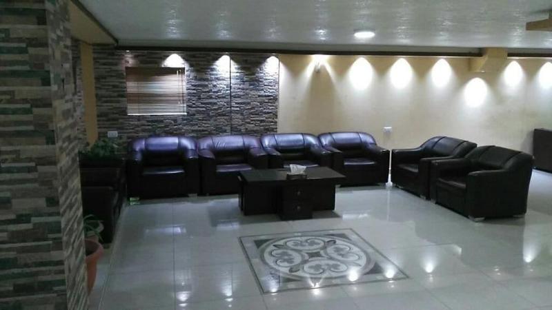 Sara Crown Hotel image