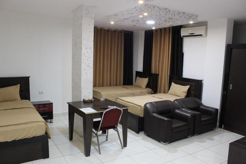 Sara Crown Hotel image