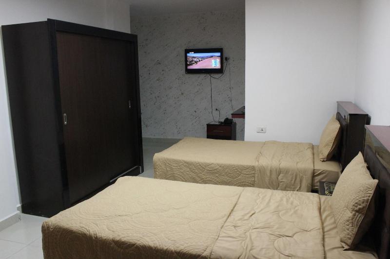 Sara Crown Hotel image