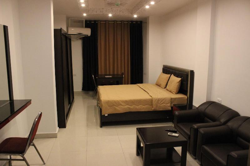 Sara Crown Hotel image