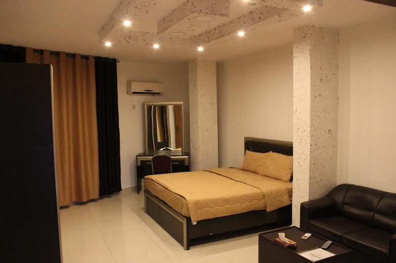 Sara Crown Hotel image