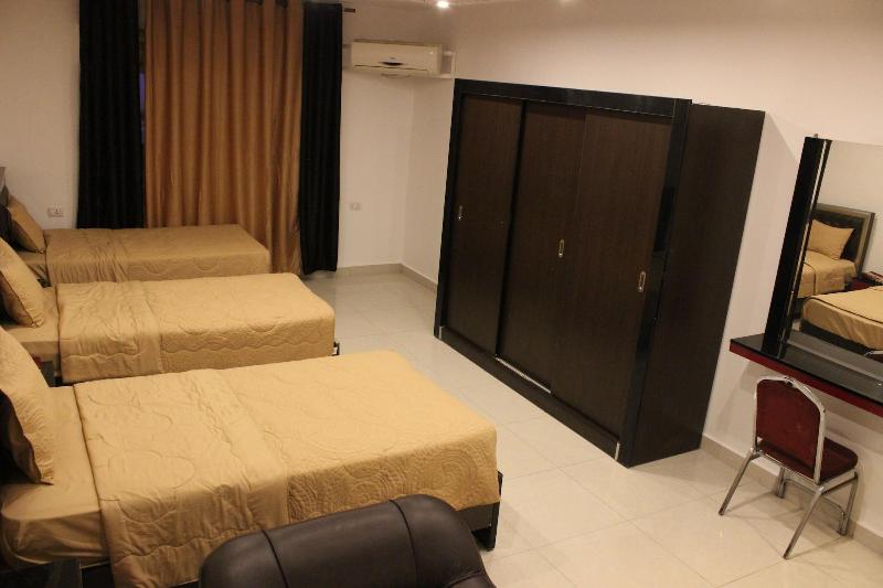 Sara Crown Hotel image