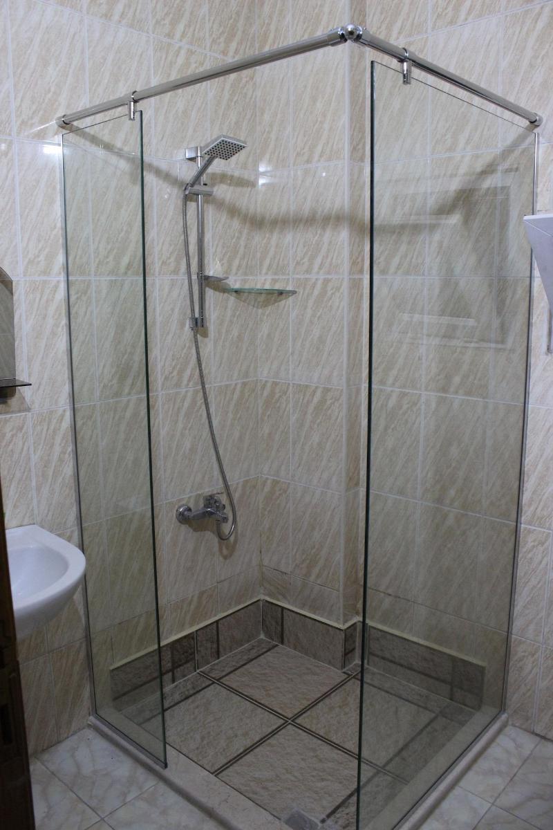 Sara Crown Hotel image