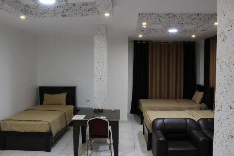 Sara Crown Hotel image