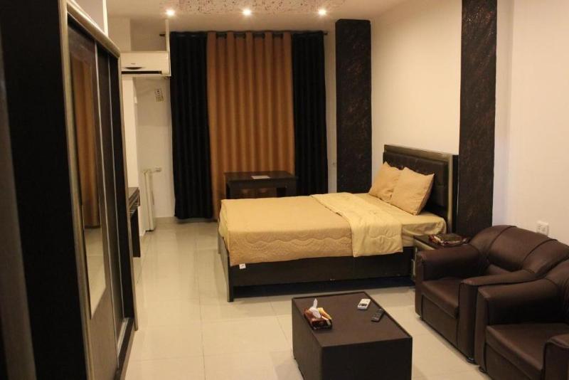Sara Crown Hotel image