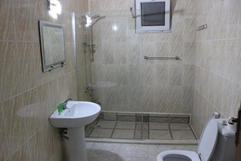 Sara Crown Hotel image