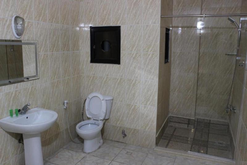 Sara Crown Hotel image