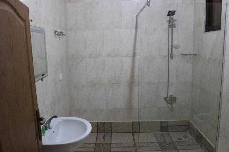 Sara Crown Hotel image