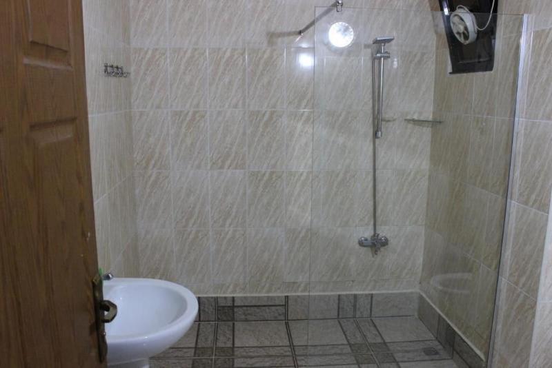 Sara Crown Hotel image