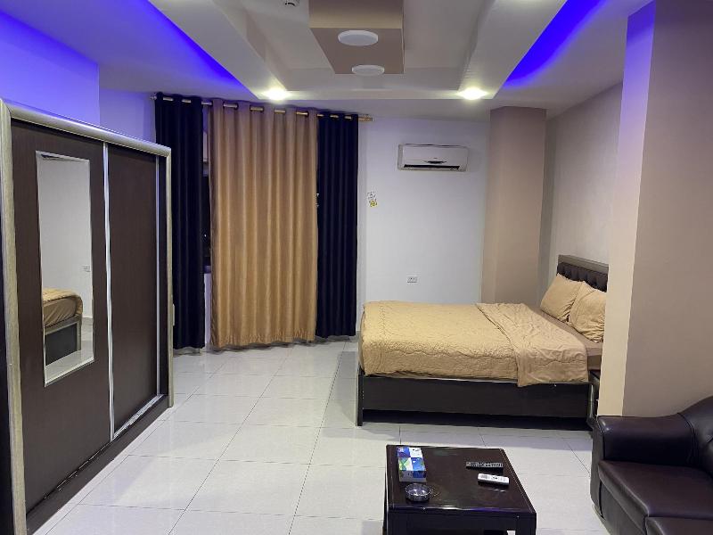 Sara Crown Hotel image
