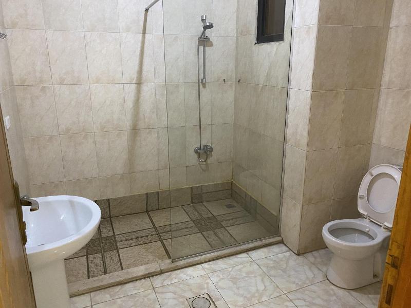 Sara Crown Hotel image