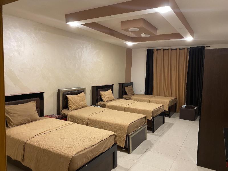 Sara Crown Hotel image