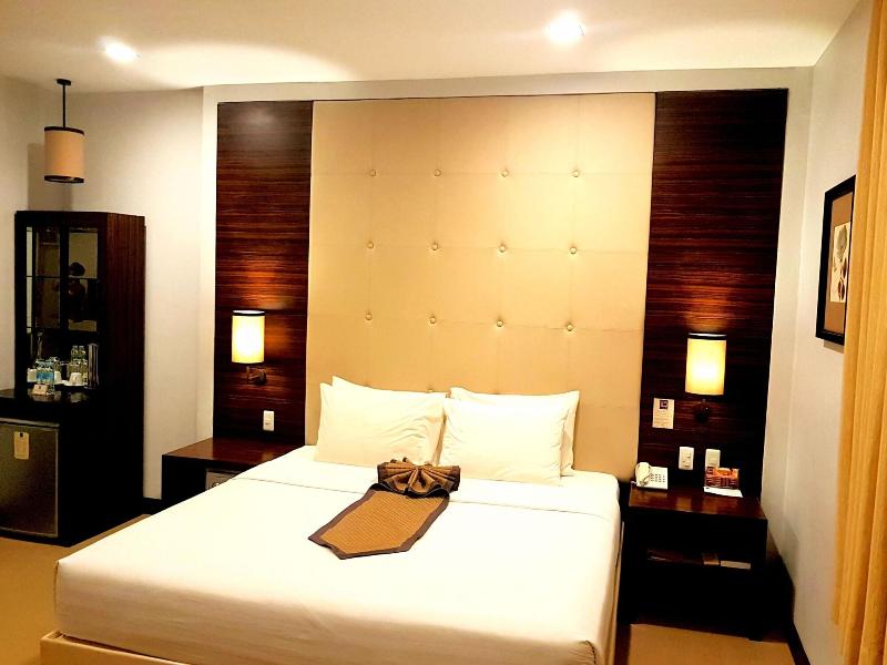 D' Hotel and Suites image 4