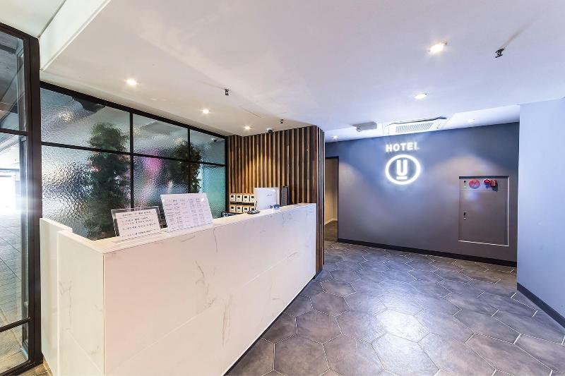 Hotel U