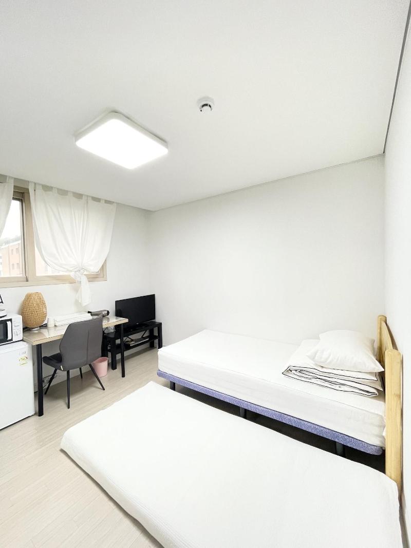 Airport Guesthouse Ko-In image