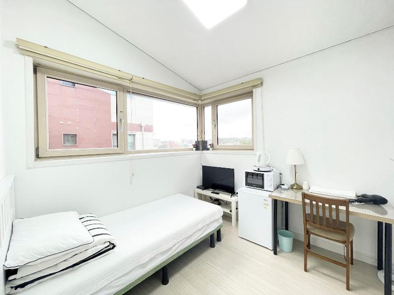 Airport Guesthouse Ko-In image