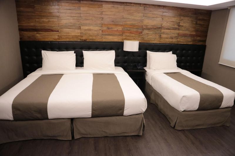Gt Hotel Jaro image