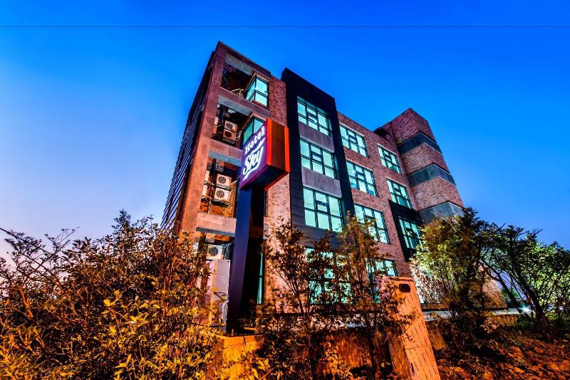 Sky Hotel image