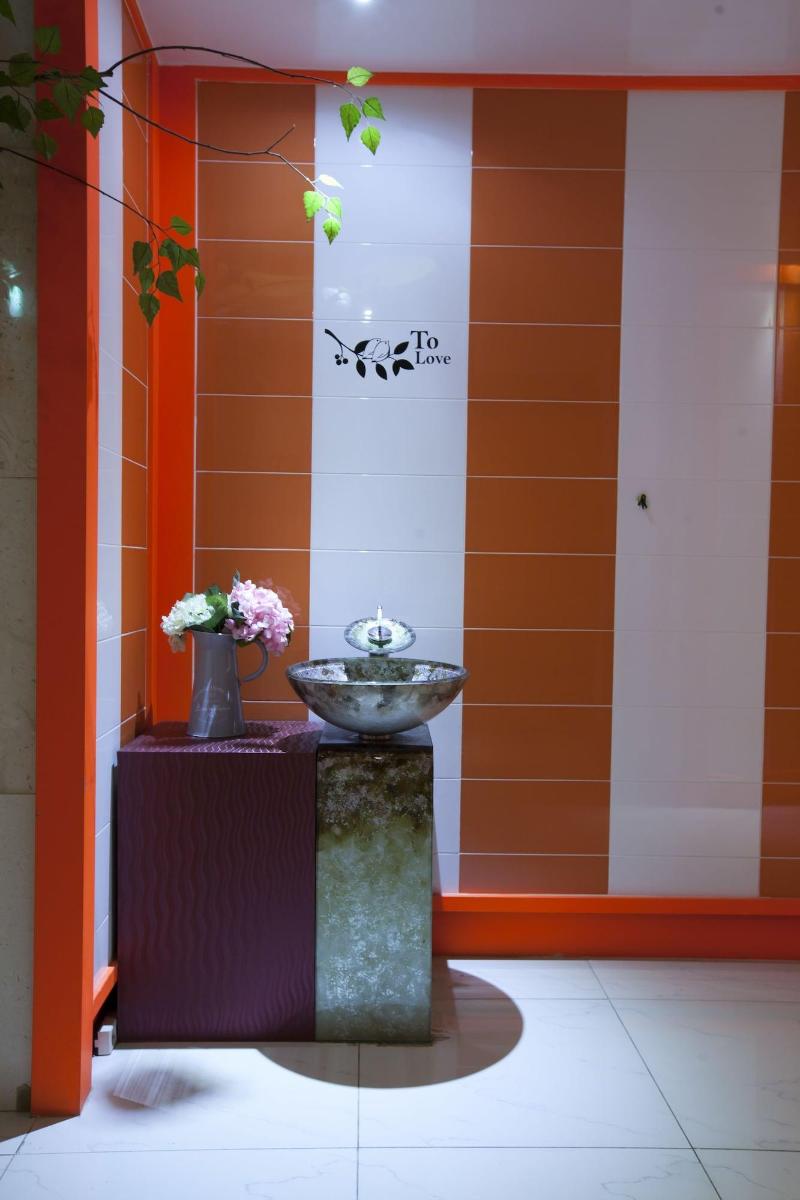 Max Motel image