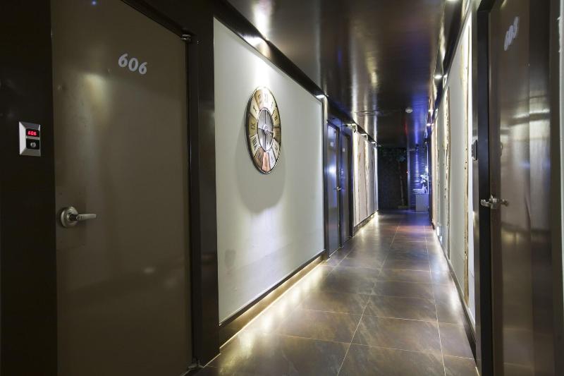 Max Motel image