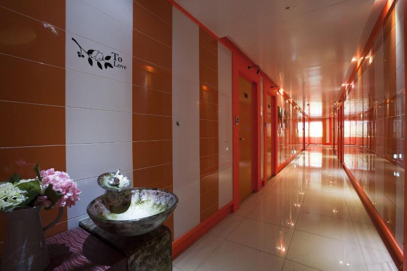 Max Motel image