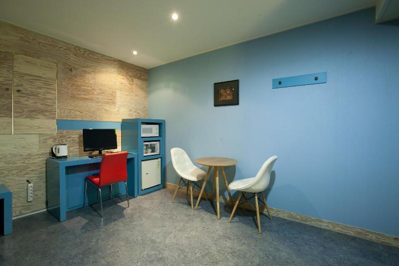 Max Motel image