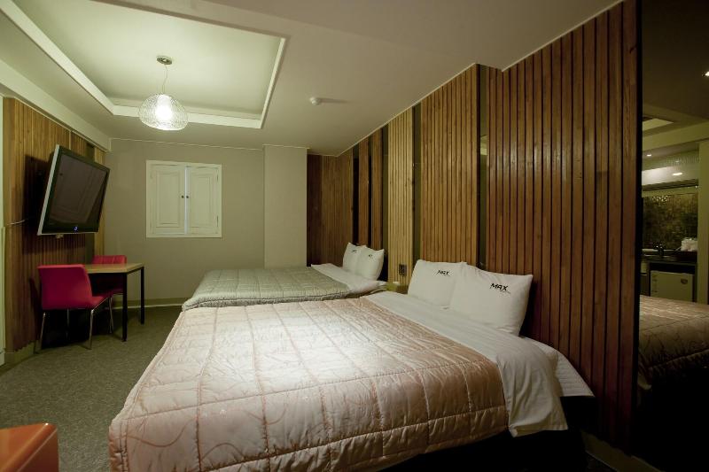 Max Motel image
