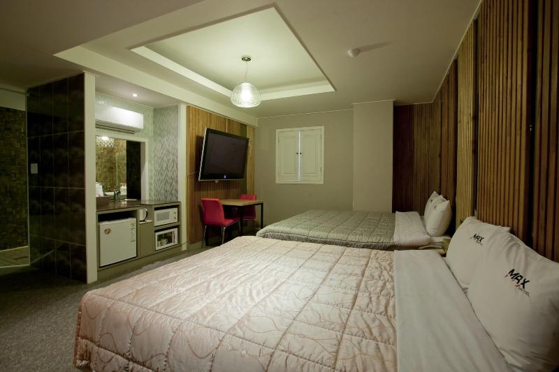 Max Motel image