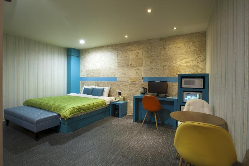 Max Motel image
