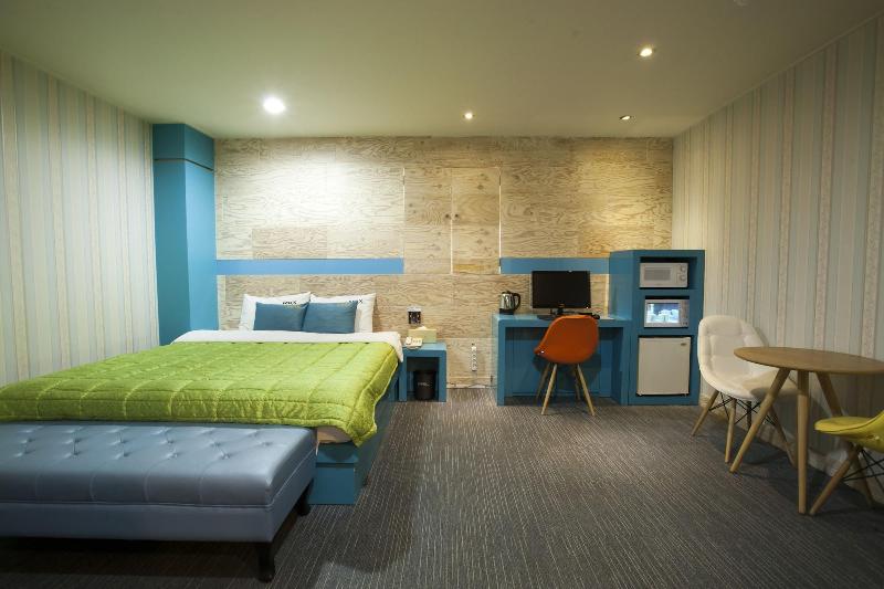 Max Motel image