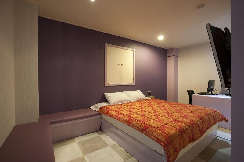 Max Motel image