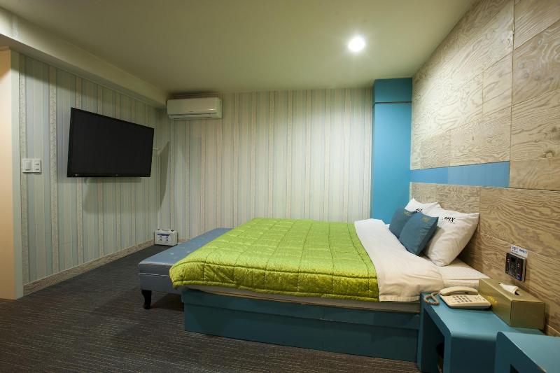 Max Motel image
