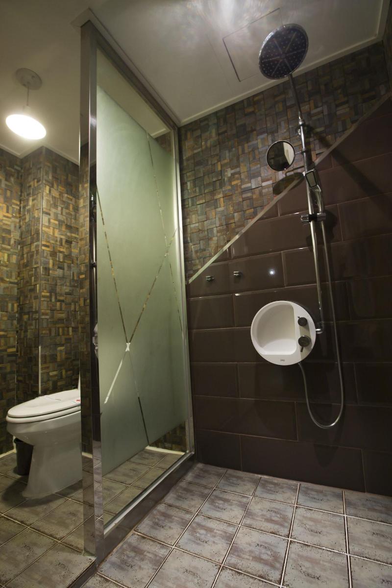 Max Motel image