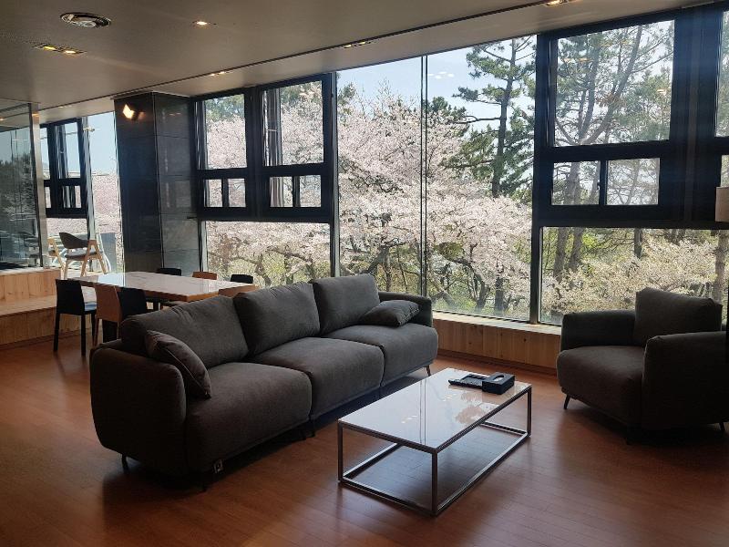 Suntree Hotel image