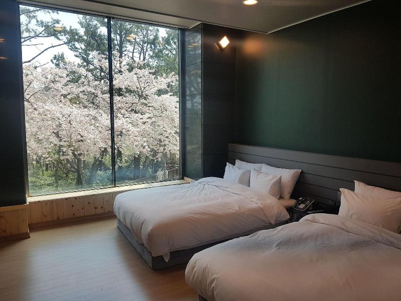 Suntree Hotel image