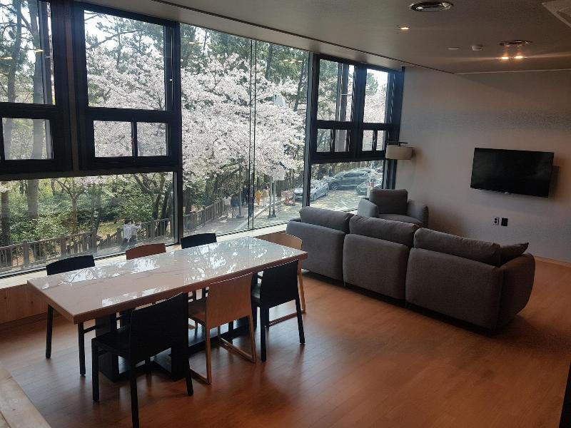 Suntree Hotel image