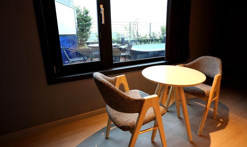 Suntree Hotel image