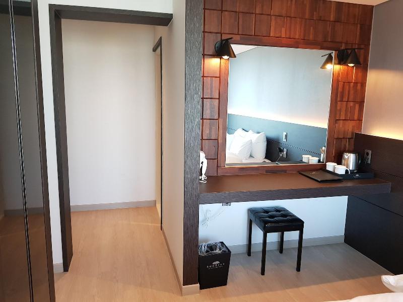 Suntree Hotel image