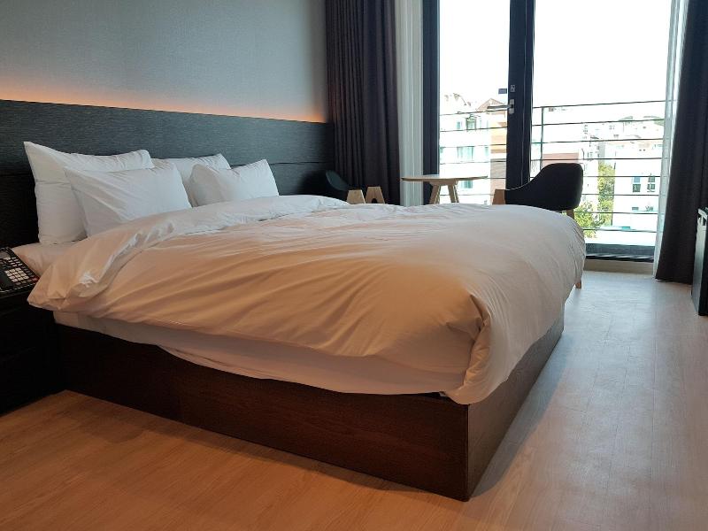 Suntree Hotel image