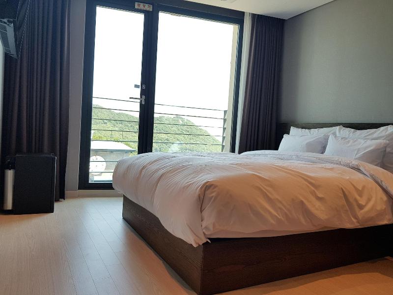Suntree Hotel image