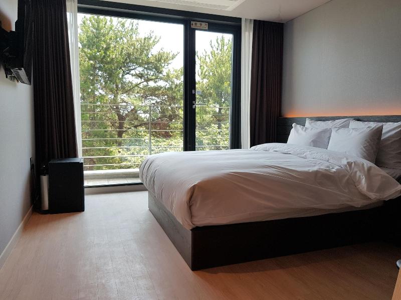 Suntree Hotel image