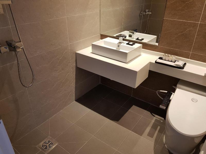Suntree Hotel image