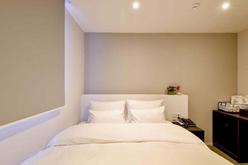 Hotel Maison image