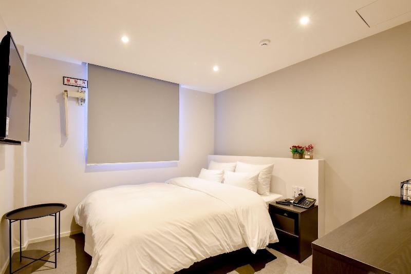 Hotel Maison image