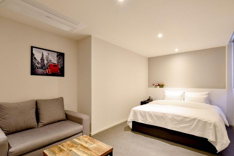 Hotel Maison image