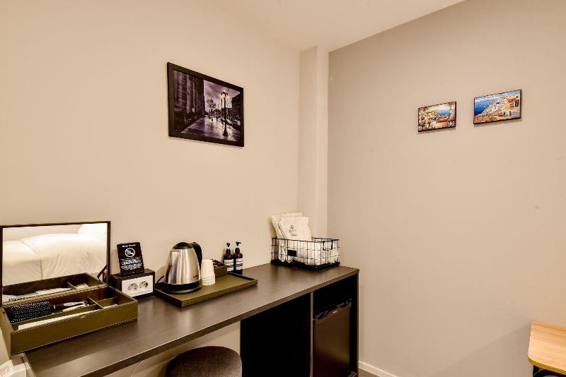 Hotel Maison image