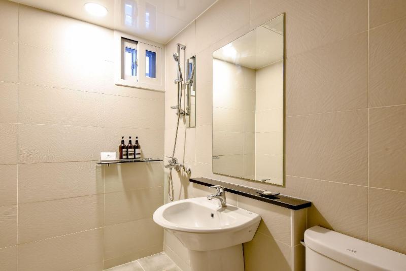 Hotel Maison image